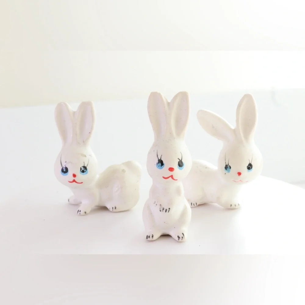 Vintage Ceramic Bunny Figurines – Set of 3 – Hand-Painted Porcelain Rabbits